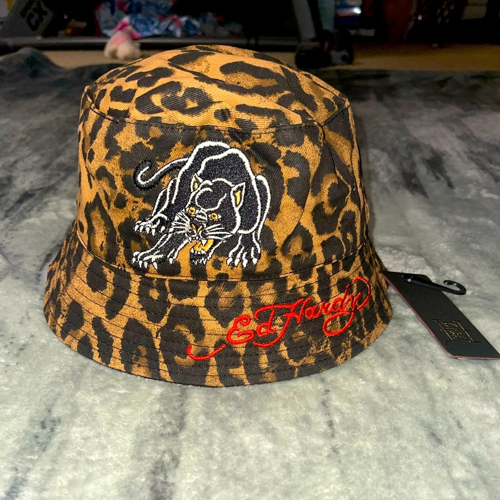 NWT ED HARDY BUCKET HAT
